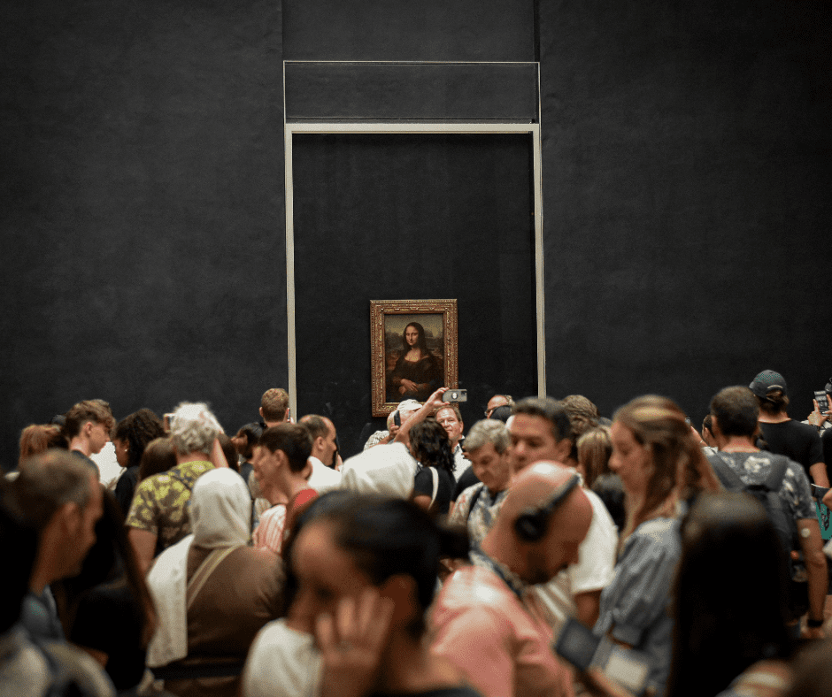 best time to visit Louvre to avoid crowds