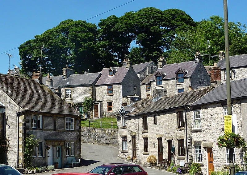 https://commons.wikimedia.org/wiki/File:Town_Head,_Tideswell_-_geograph.org.uk_-_1916755.jpg