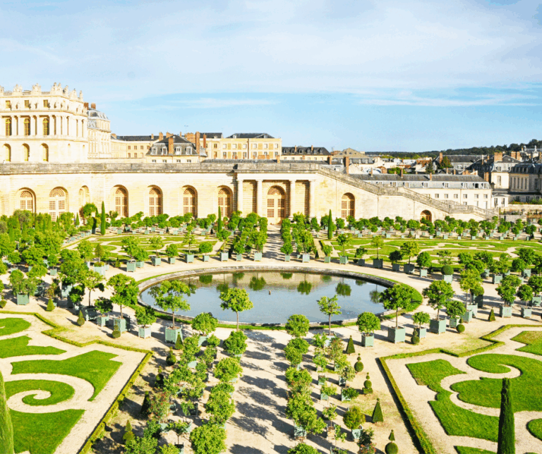 versailles palace ornate gardens